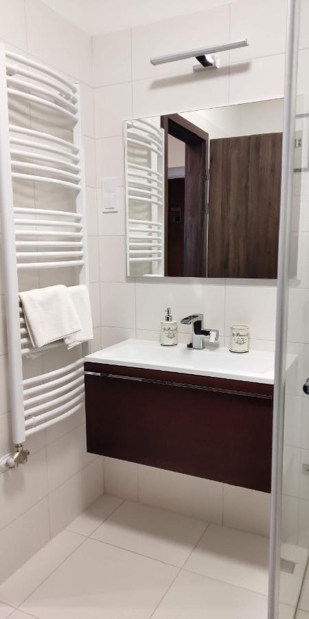 Pe-Ki Lux Apartman Székesfehérvár Εξωτερικό φωτογραφία